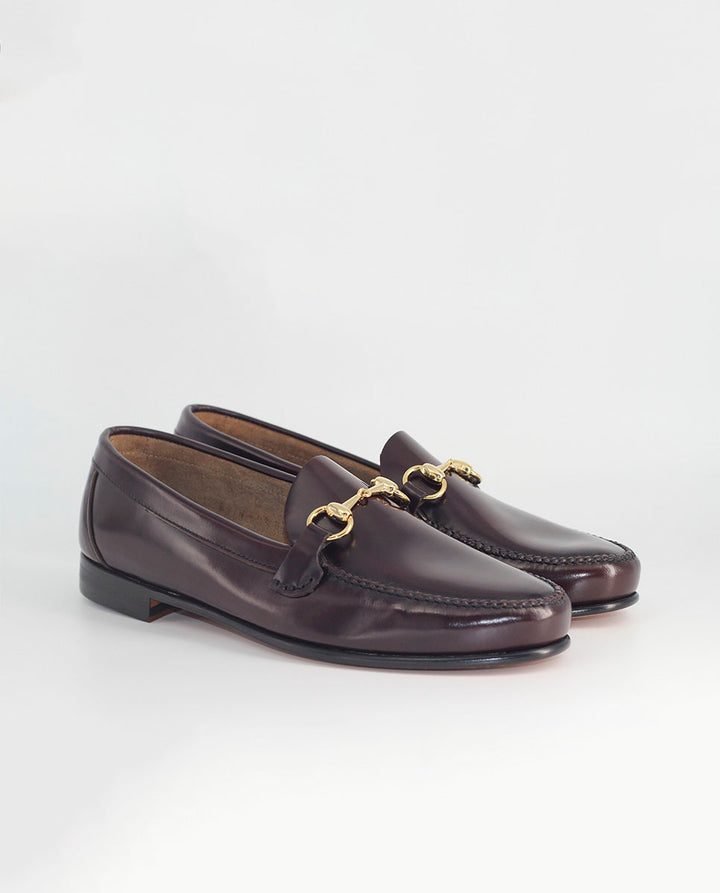 mocasines de piel de becerro de color sirach con adorno en el empeine
